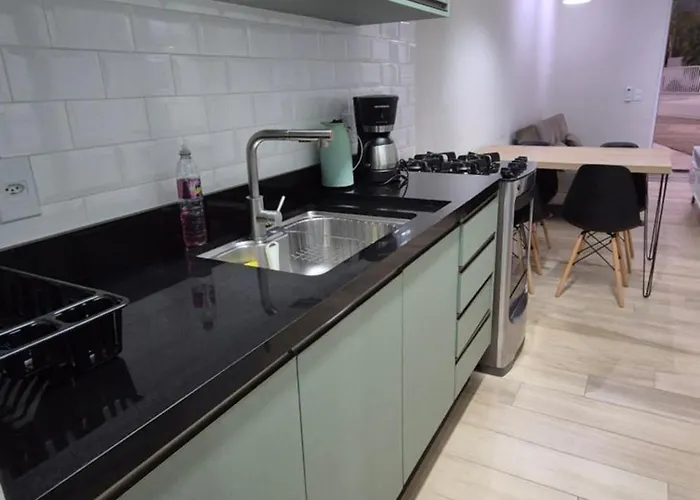 Apartamento Praia Da Maranduba Com Ar, Piscina E Churrasqueira Ubatuba